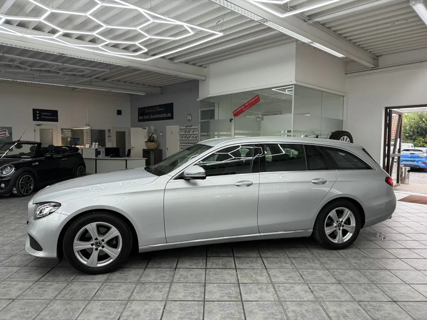 Mercedes-Benz E 220 T d Avantgarde, LED Leder, Kamera, Comand Silber - 2