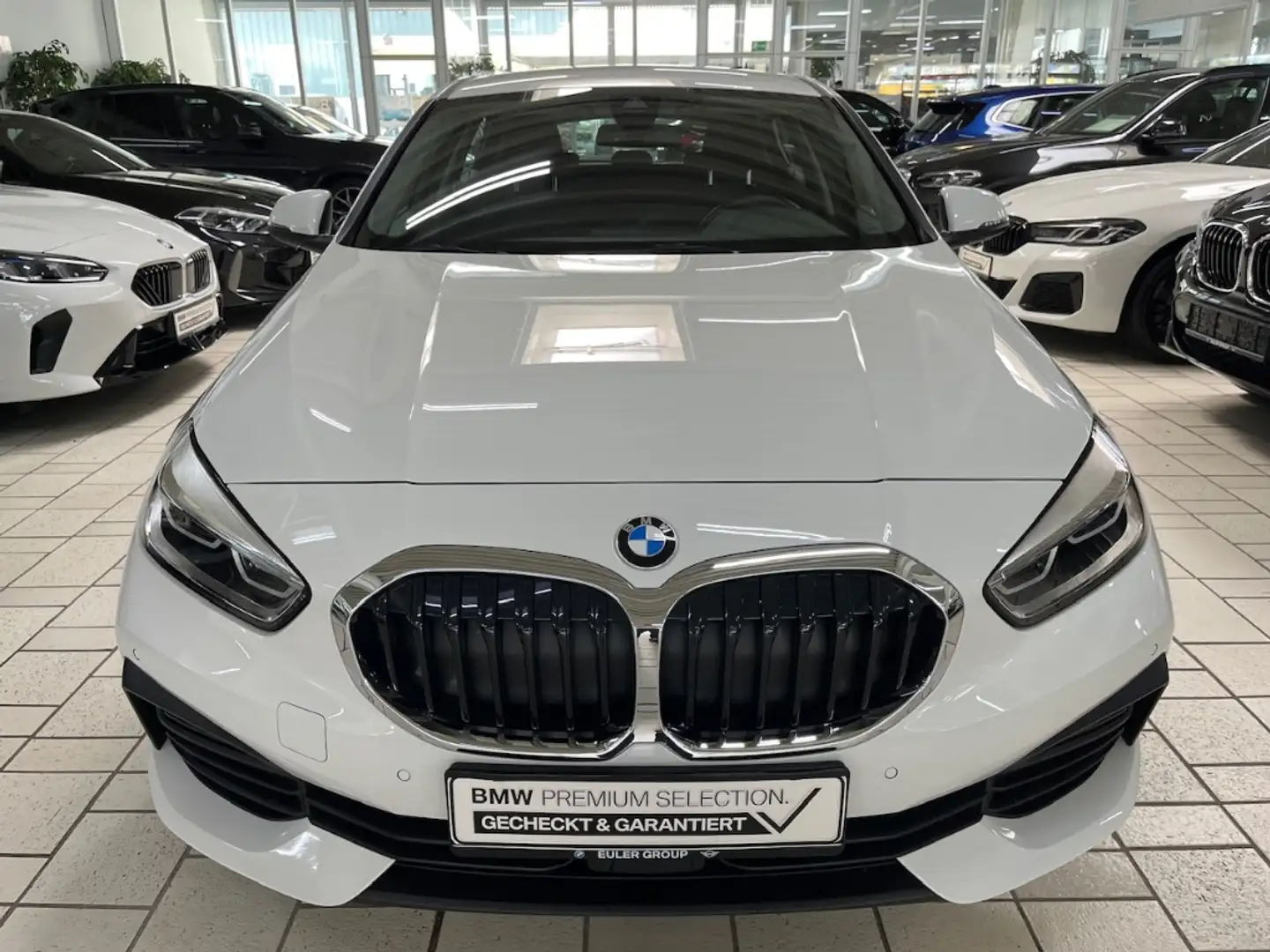 BMW 116 iA Advantage+Comfort LCProf LenkHzg aut.Heckklappe Weiß - 2