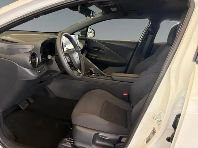 Toyota C-HR view 10