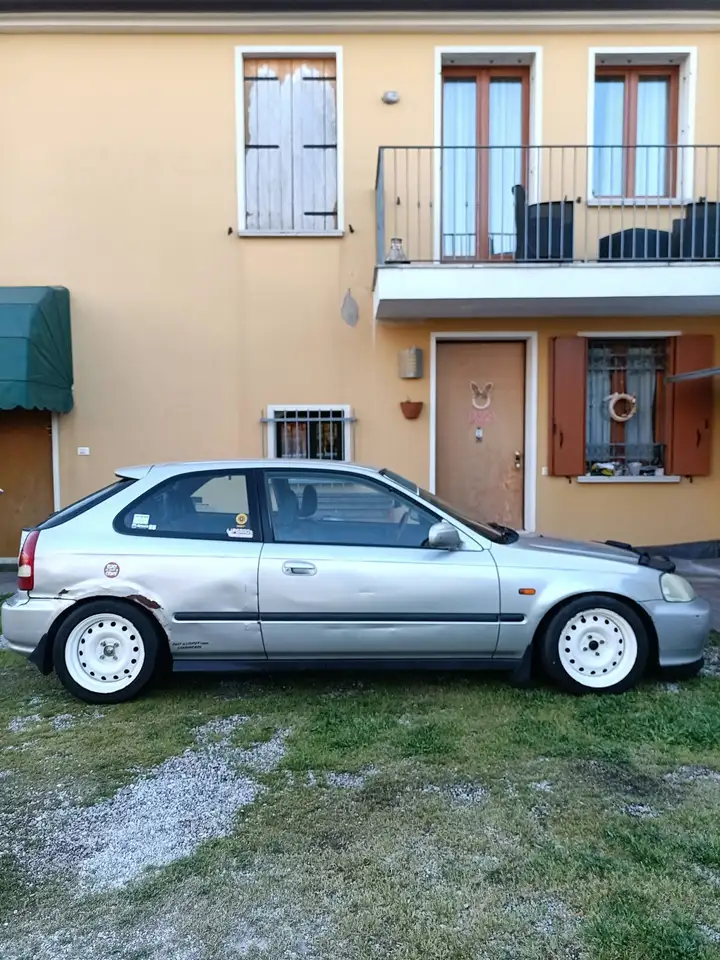 Honda Civic 3p 1.4 90cv, foto 3