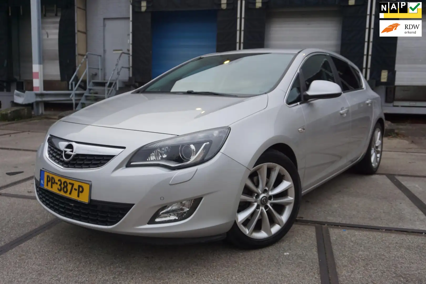 Opel Astra 1.6 Turbo Sport * Full Optie * Gris - 1