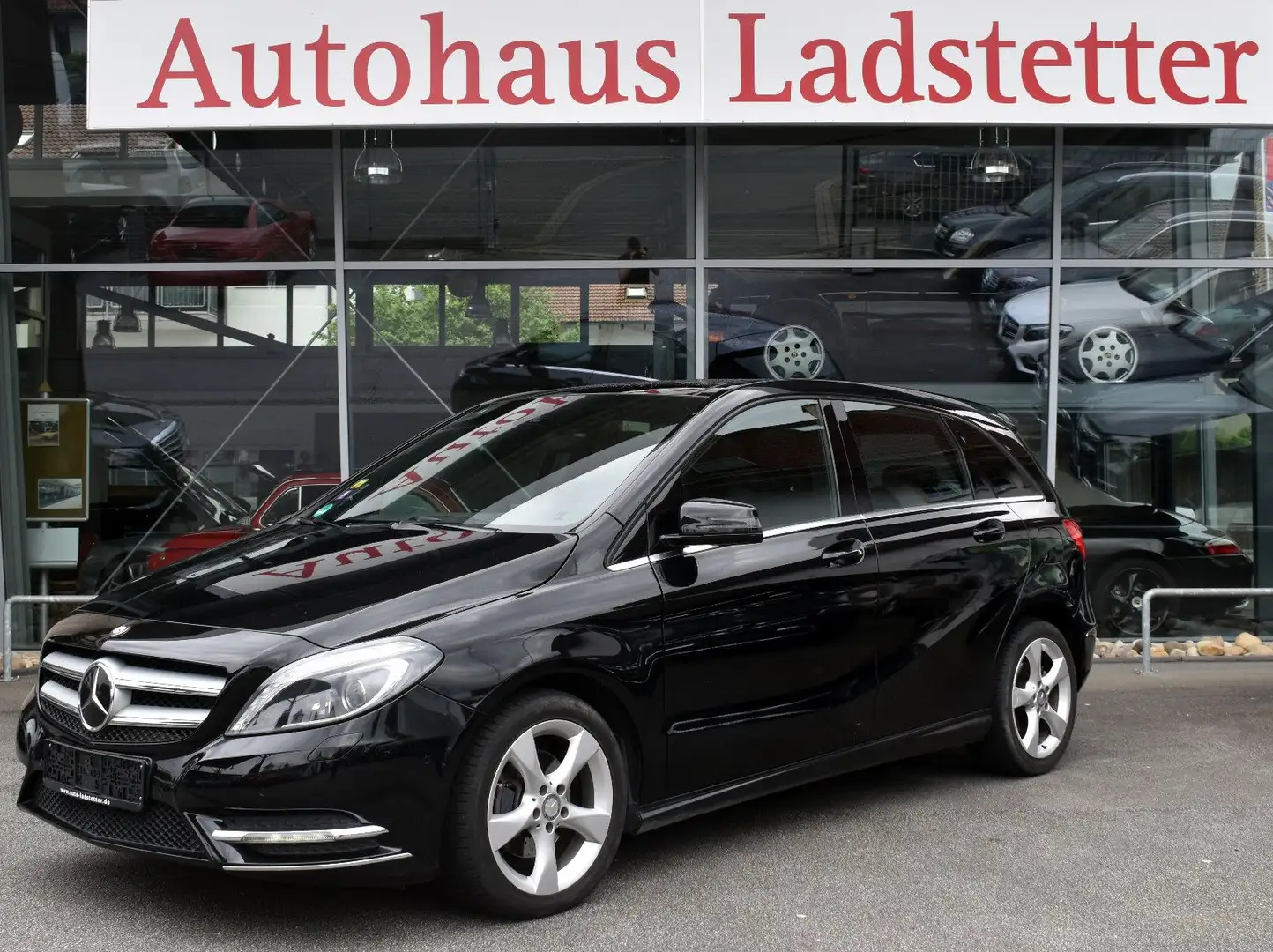 Mercedes-Benz B 200 B200 CDI *AHK*Panodach*Sportpaket*Leder*Xenon* Zwart - 2