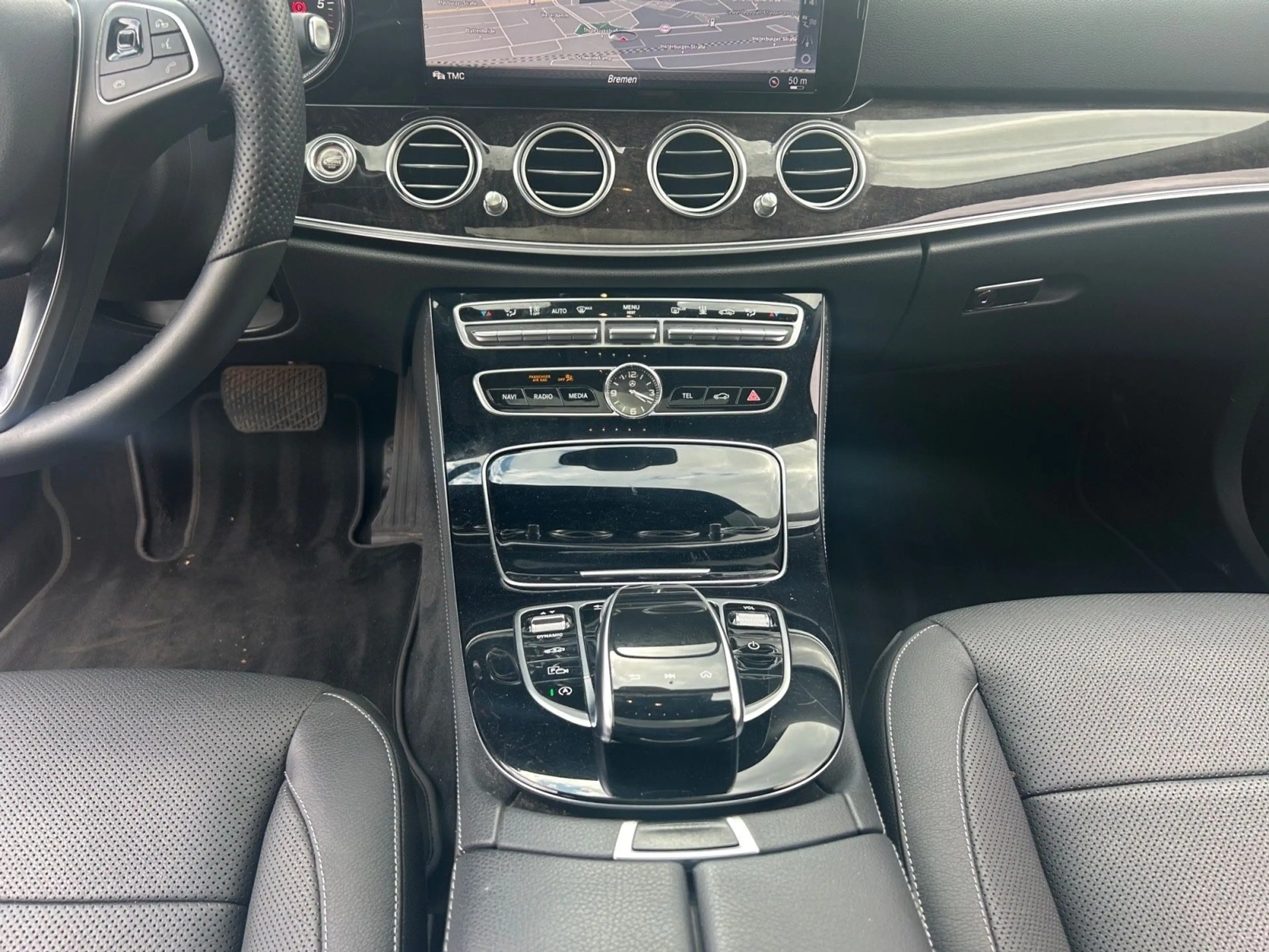 Mercedes-Benz E 350 AMG Line Memory-Paket Standheizung — photo 14