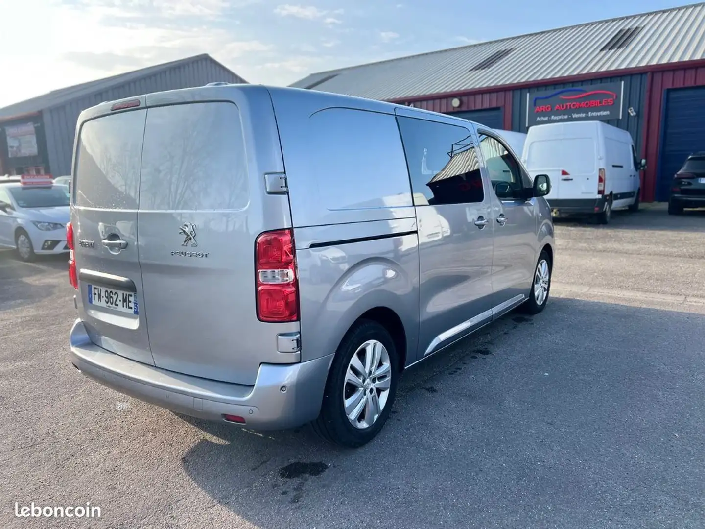 Peugeot Expert PEGUGEOT 2.0 BHDI 180 EAT8 -moteur neuf- Grijs - 2