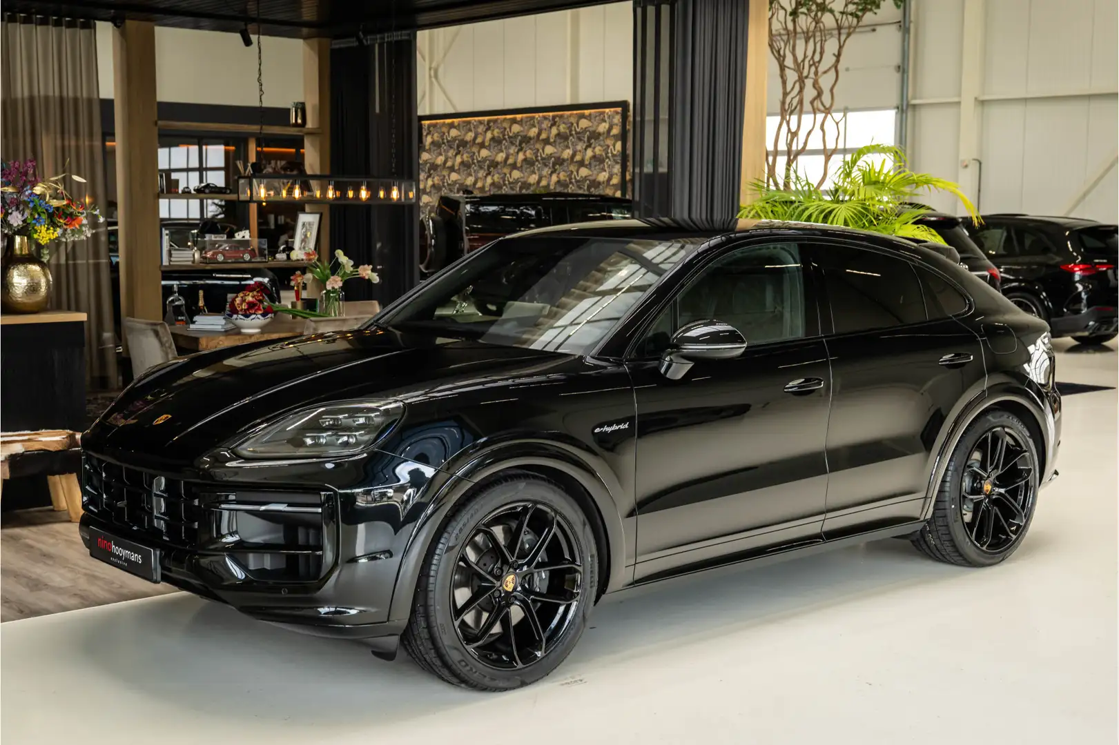 Porsche Cayenne Coupé 3.0 E-Hybrid | Sportdesign | Sportuitlaat | Zwart - 2