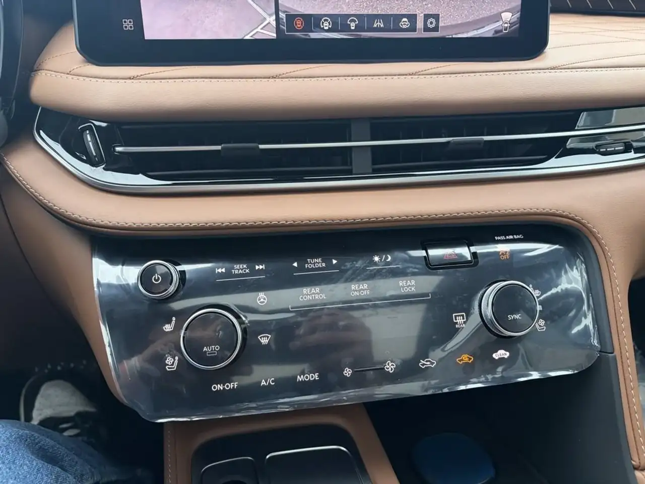 Infiniti QX60 снимка Infiniti QX60