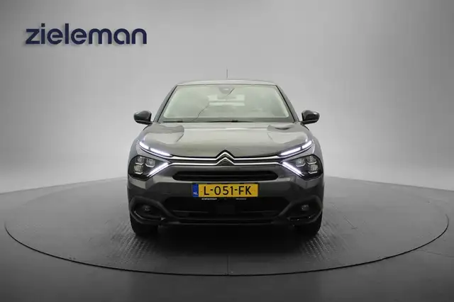 Citroen C4 view 11