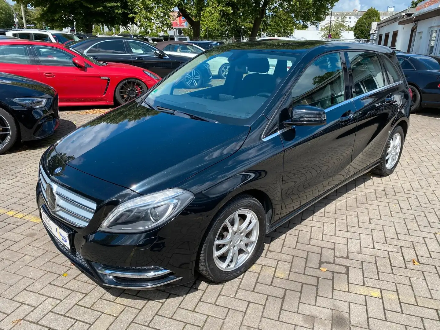 Mercedes-Benz B 200 CDI 7G-DCT BI-XENON|AHK|TEMPOMAT|SITZH. Negro - 1