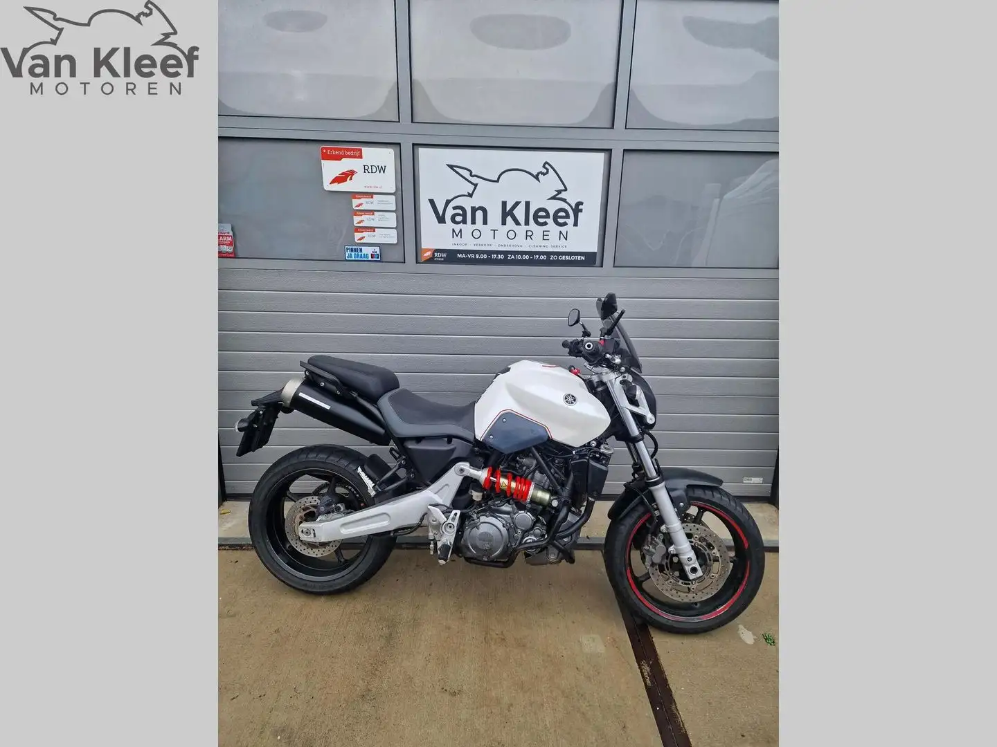 Yamaha MT-03 Alb - 2