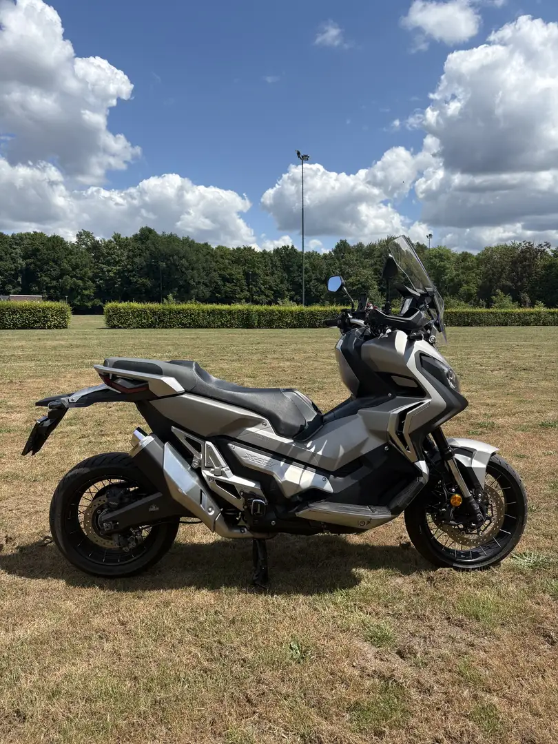 Honda X-ADV 750 Beige - 1