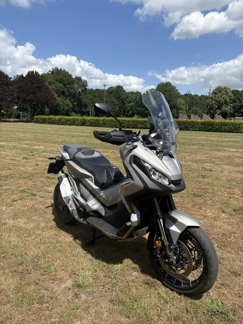 Honda X-ADV 750 Beige - 2