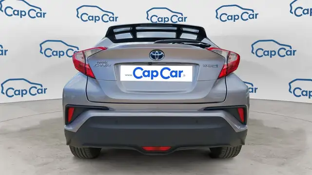 Toyota C-HR view 3