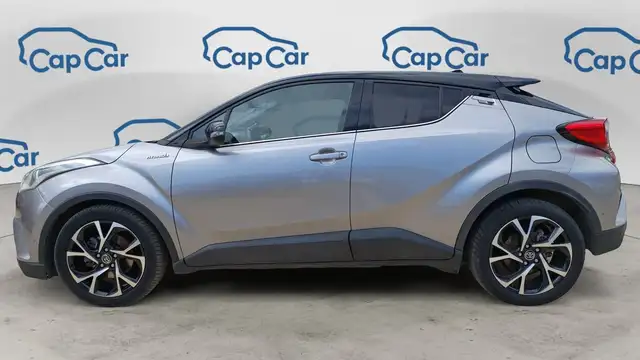 Toyota C-HR view 2
