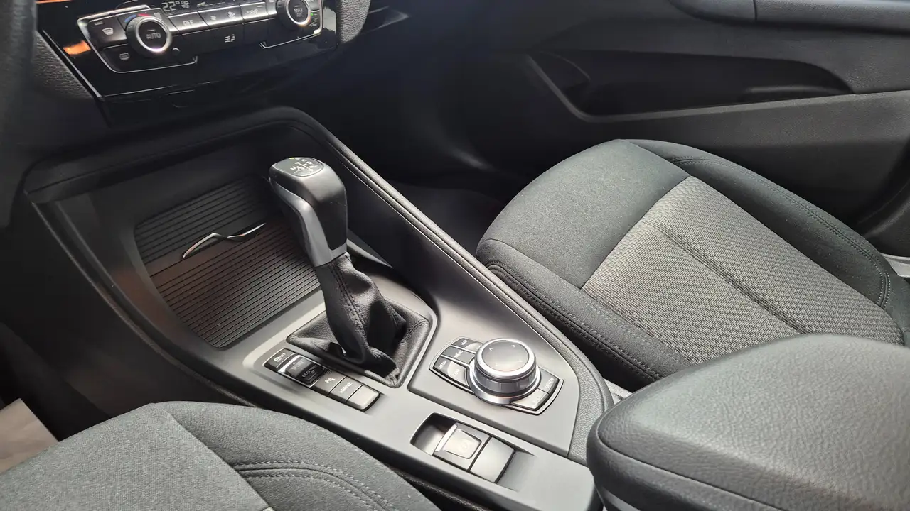 BMW X1 xdrive25e auto -PREZZO REALE-DAB-FULL LED-APPLE CAR PLAY-SENSORI, миниатюра 8