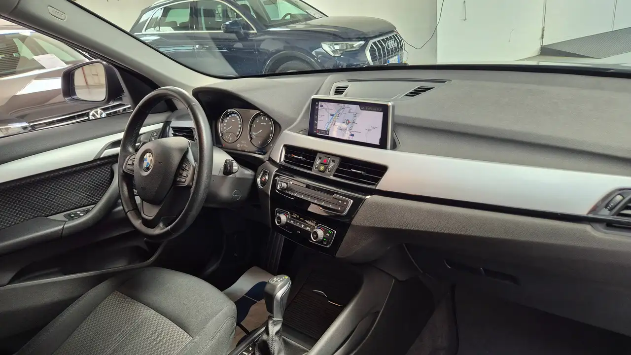 BMW X1 xdrive25e auto -PREZZO REALE-DAB-FULL LED-APPLE CAR PLAY-SENSORI, миниатюра 9