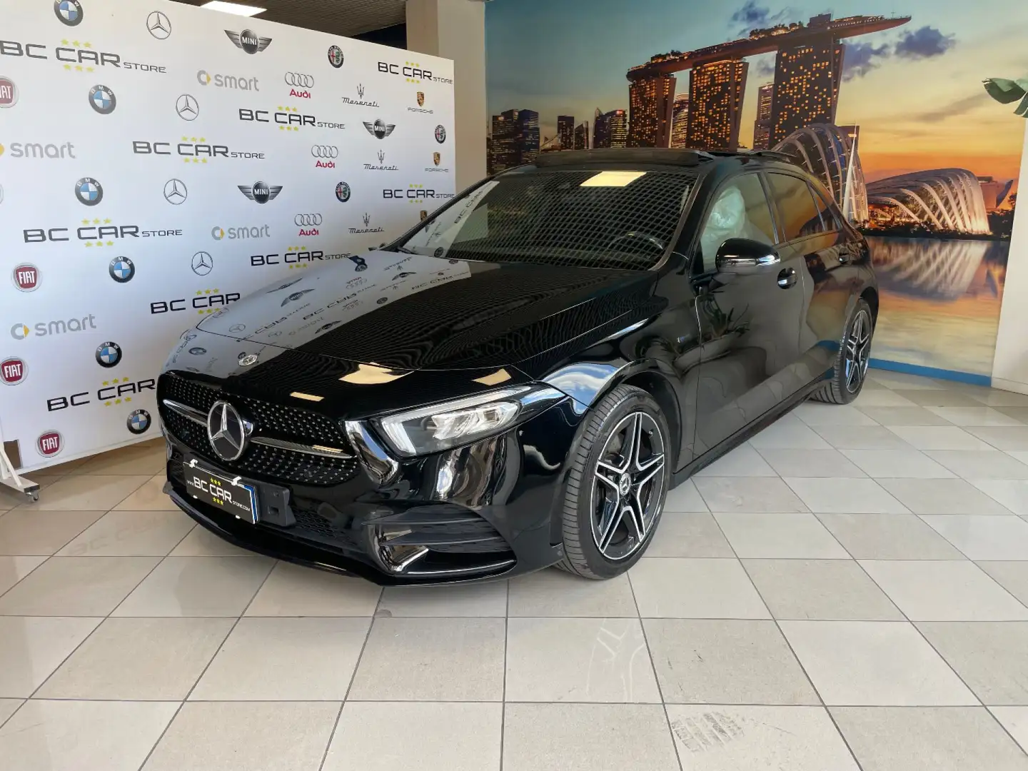 Mercedes-Benz A 250 e Aut. EQ Premium AMG *TETTO Nero - 1