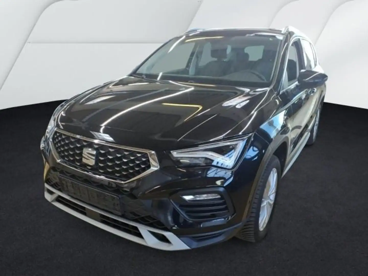 SEAT Ateca 1.5 TSI ACT Xperience ACC*AHK*RFK*SHZ*AppC Schwarz - 2