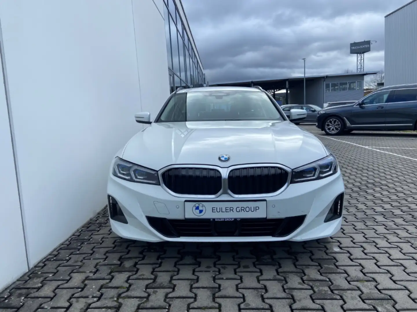 BMW 330 d xDrive Touring Navi Digitales Cockpit Soundsyste Weiß - 2