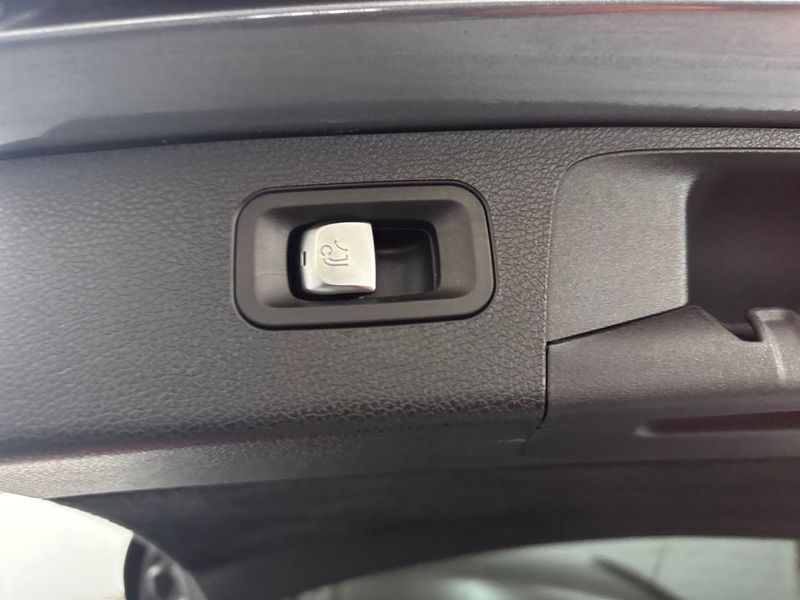 Mercedes-Benz E 300 d T 4Matic Sportpaket Bluetooth Navi LED — photo 15
