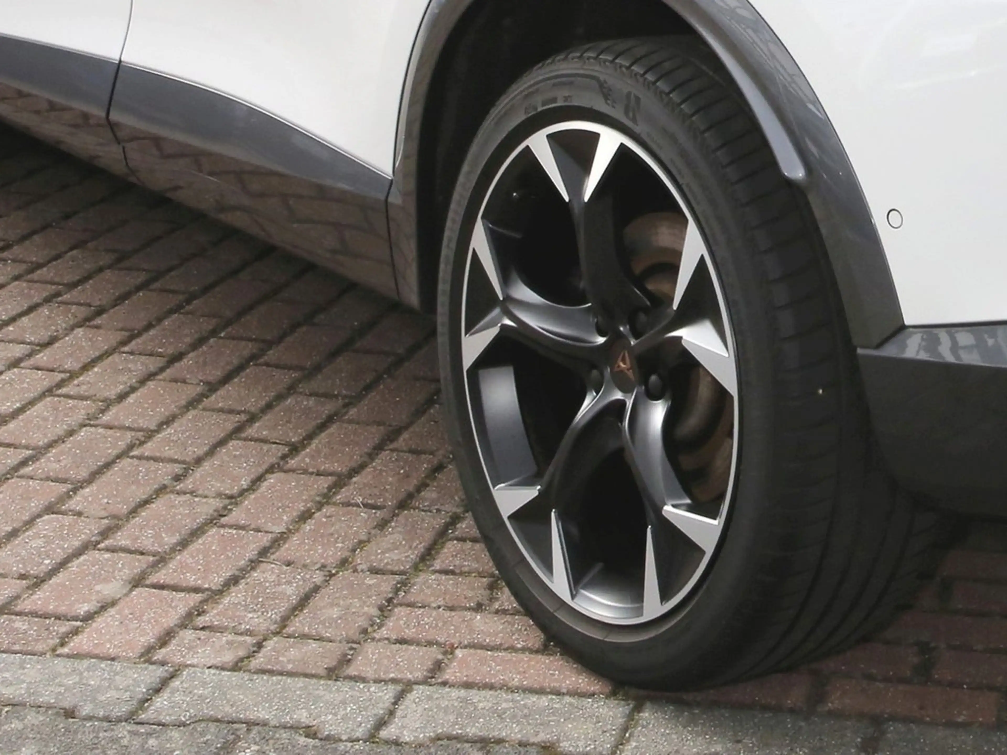 CUPRA Formentor VZ 2.0 TSI 4Drive 19" LED FULL LINK SITZHEIZUNG — photo 4