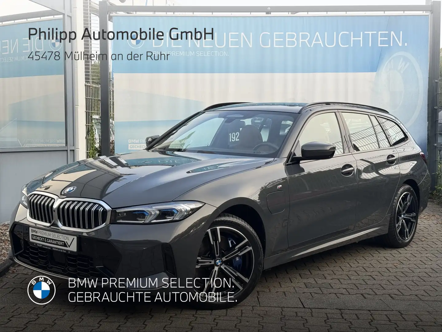 BMW 330 e xDrive Tou M Sport AHK PANO h&k DA-Pro PA+ Grau - 1