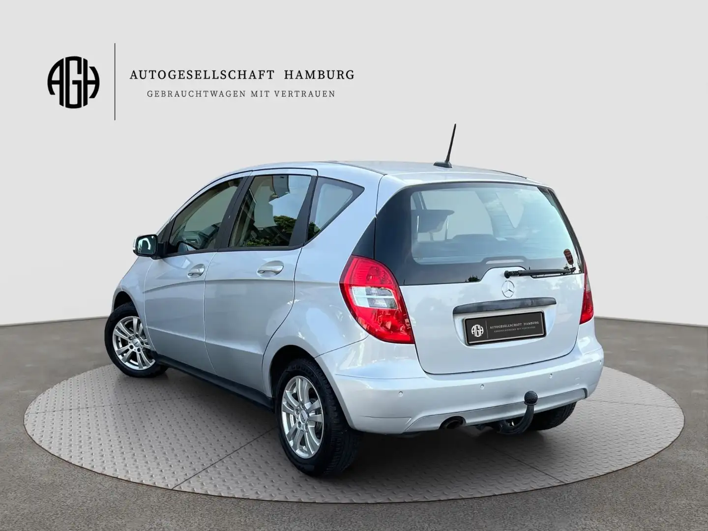 Mercedes-Benz A 180 *Automatik*PDC V+H*SitzHzg*Dr.Besitz* Silber - 2