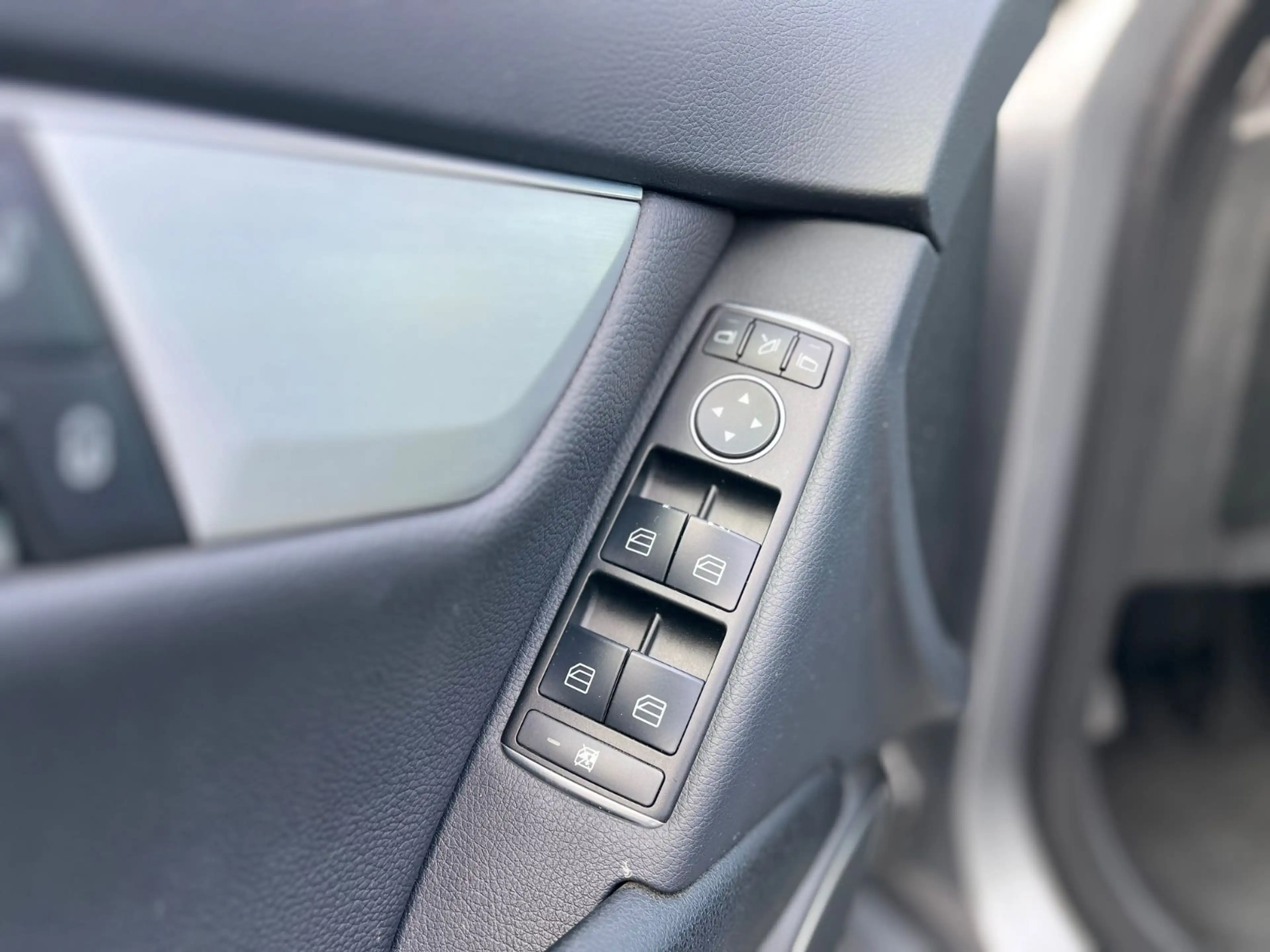 Mercedes-Benz C 250 C Limousine C 250 CDI BlueEfficiency — photo 12