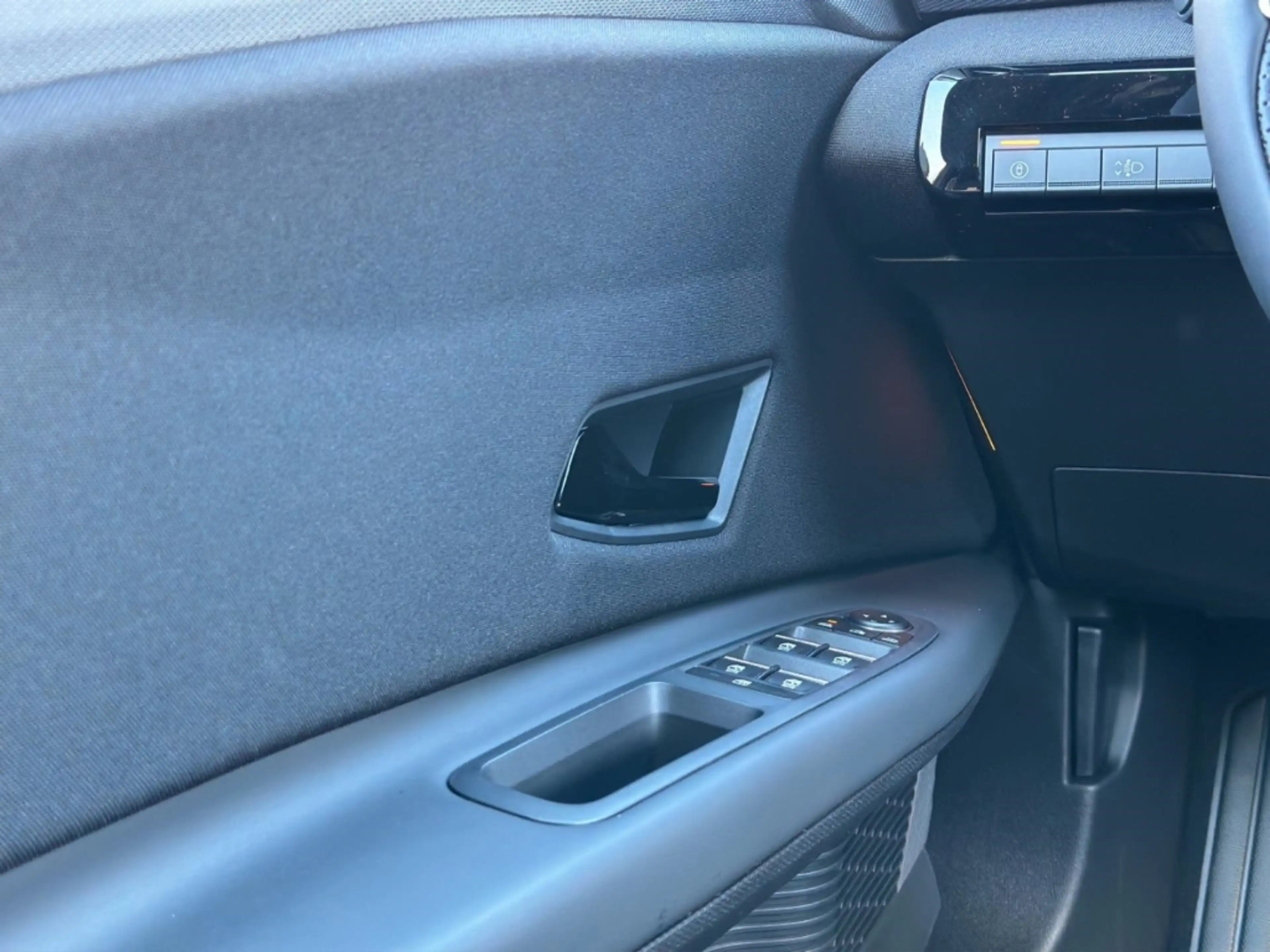 Nissan Micra 52 kWh Advance Winter-Pake Navi Digitales Cockpit — photo 12