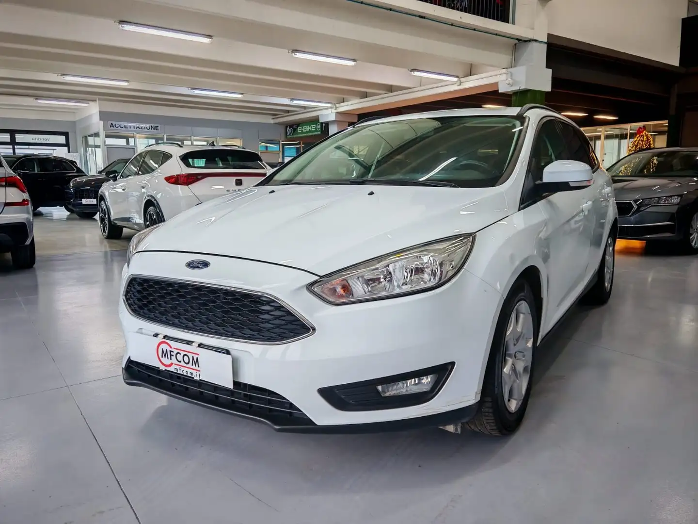 Ford Focus SW 1.5 tdci Plus s Bianco - 1