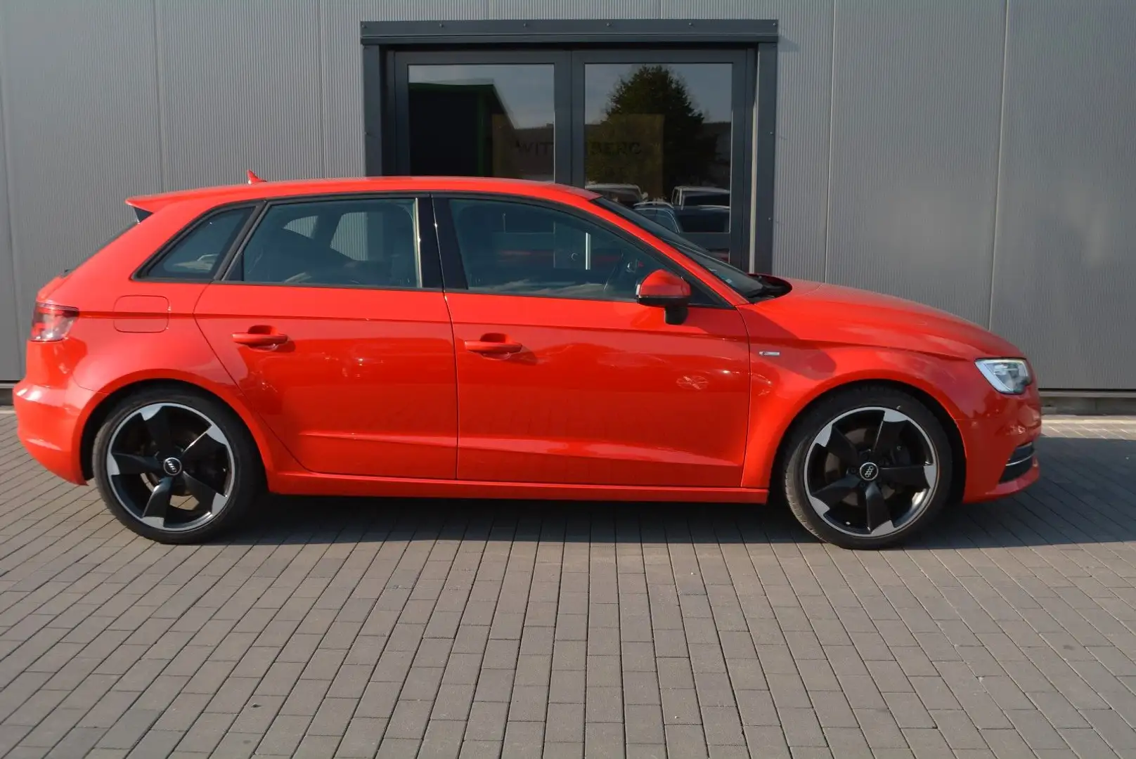 Audi A3 Sportback S-Line  quattro-Garantie inclusive Rot - 1