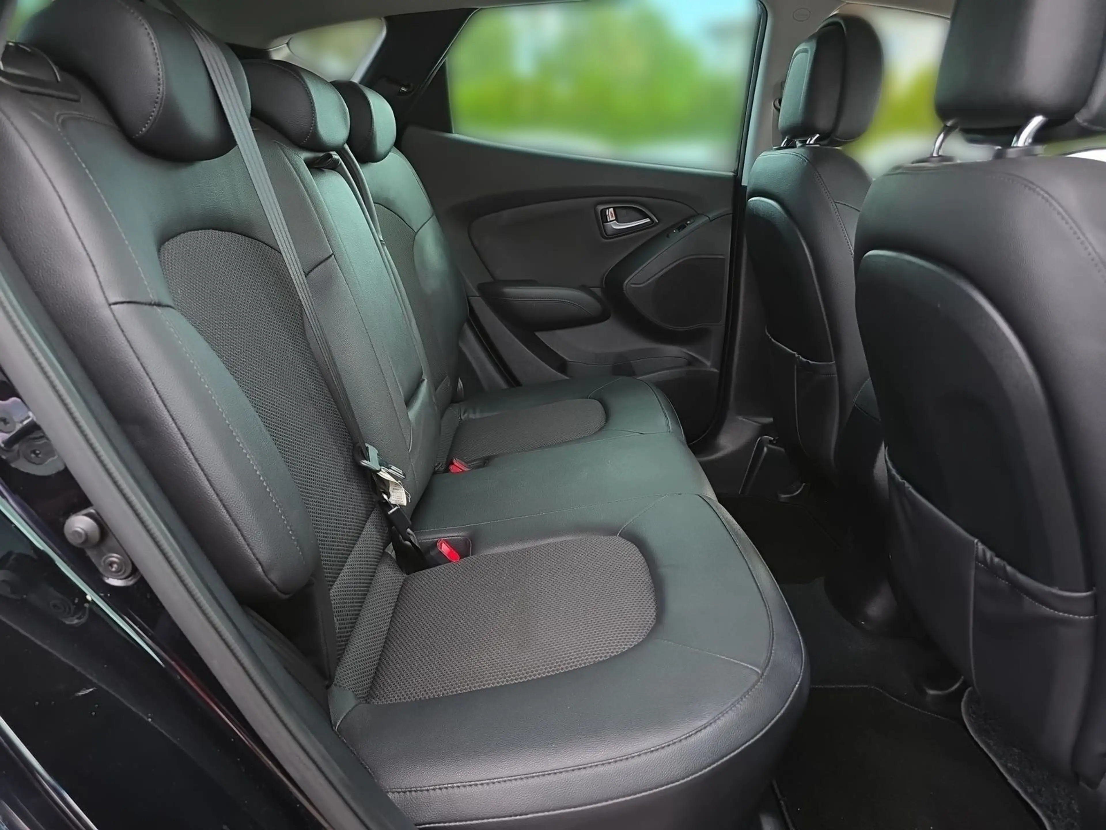 Hyundai iX35 1.6 GDI Trend Kamera Navi Bluetooth PDC — photo 13