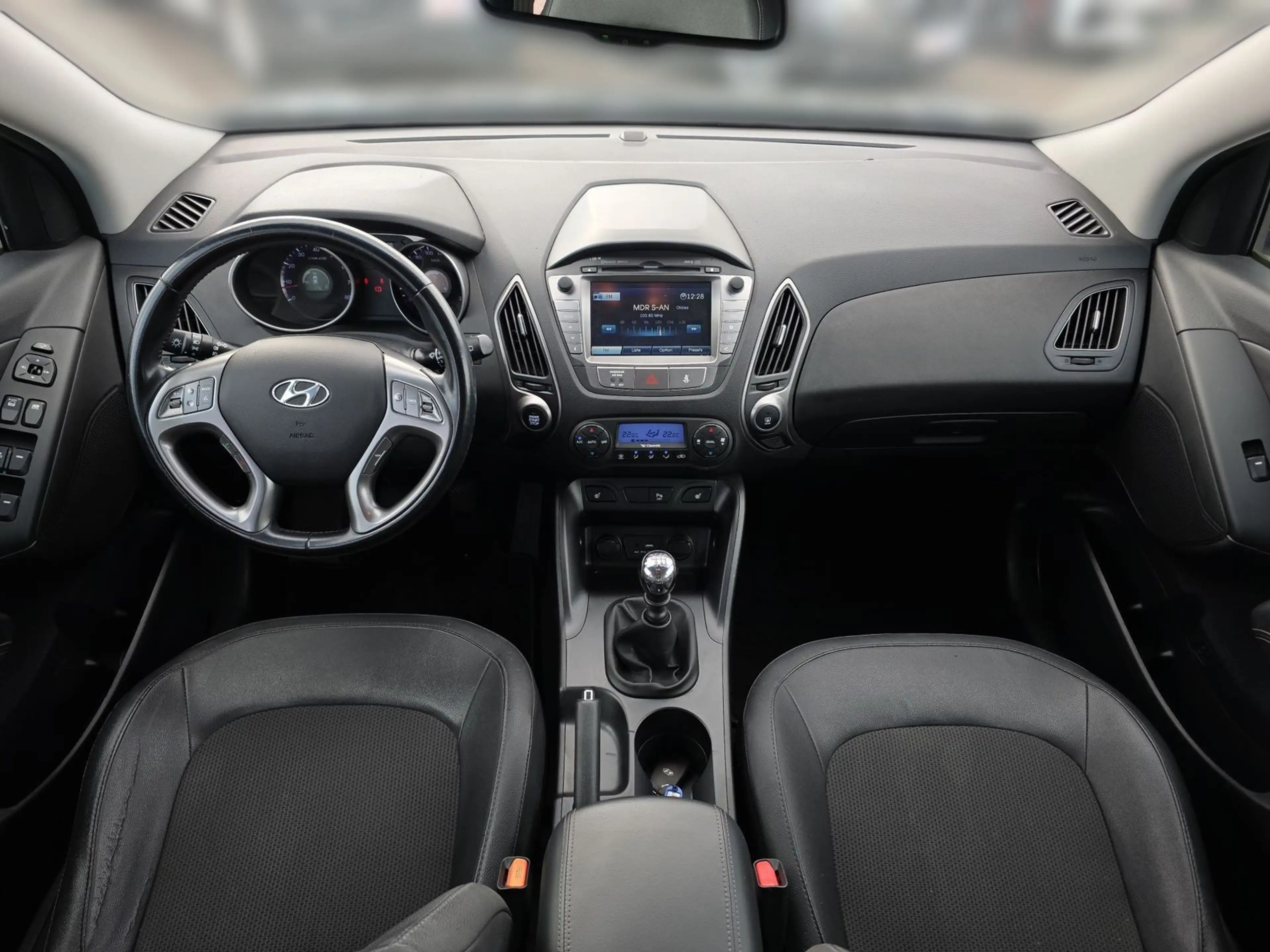 Hyundai iX35 1.6 GDI Trend Kamera Navi Bluetooth PDC — photo 12
