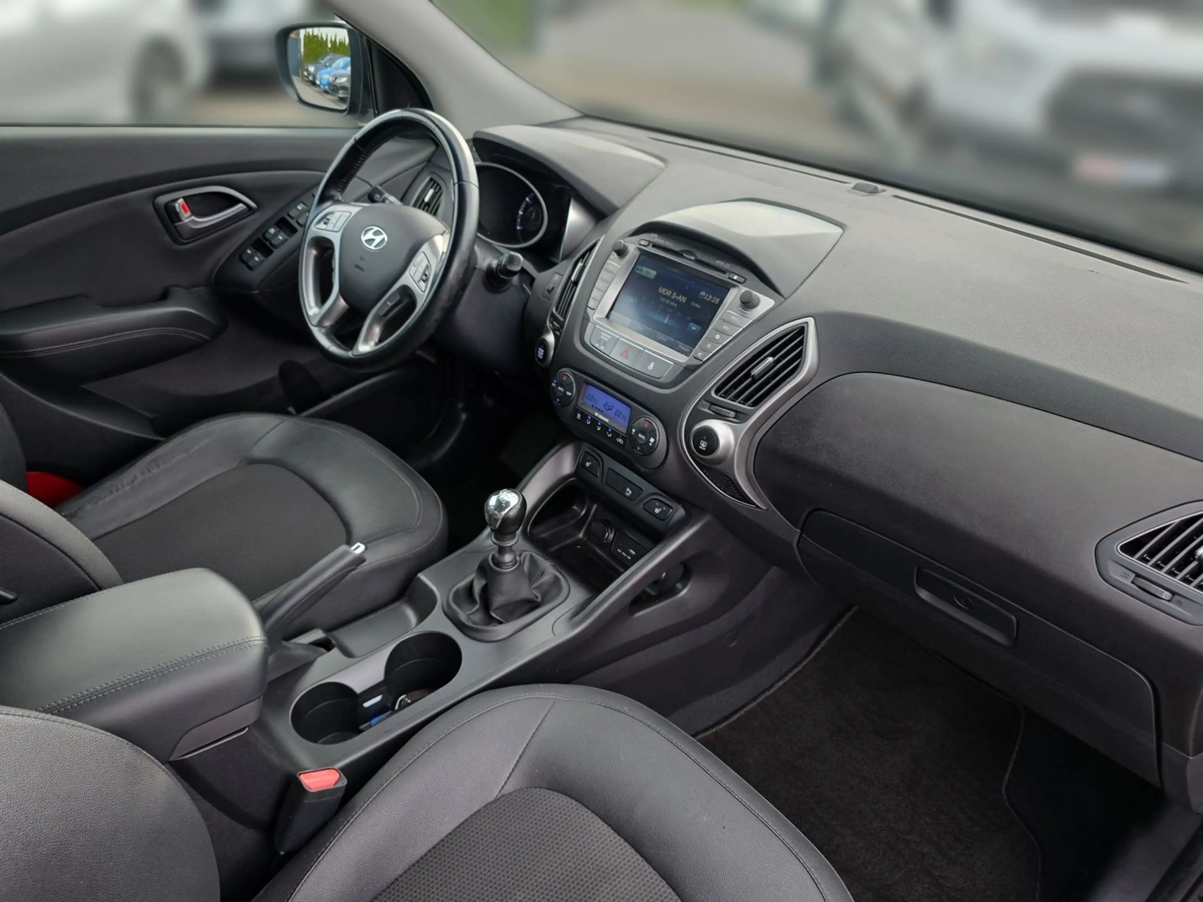 Hyundai iX35 1.6 GDI Trend Kamera Navi Bluetooth PDC — photo 14