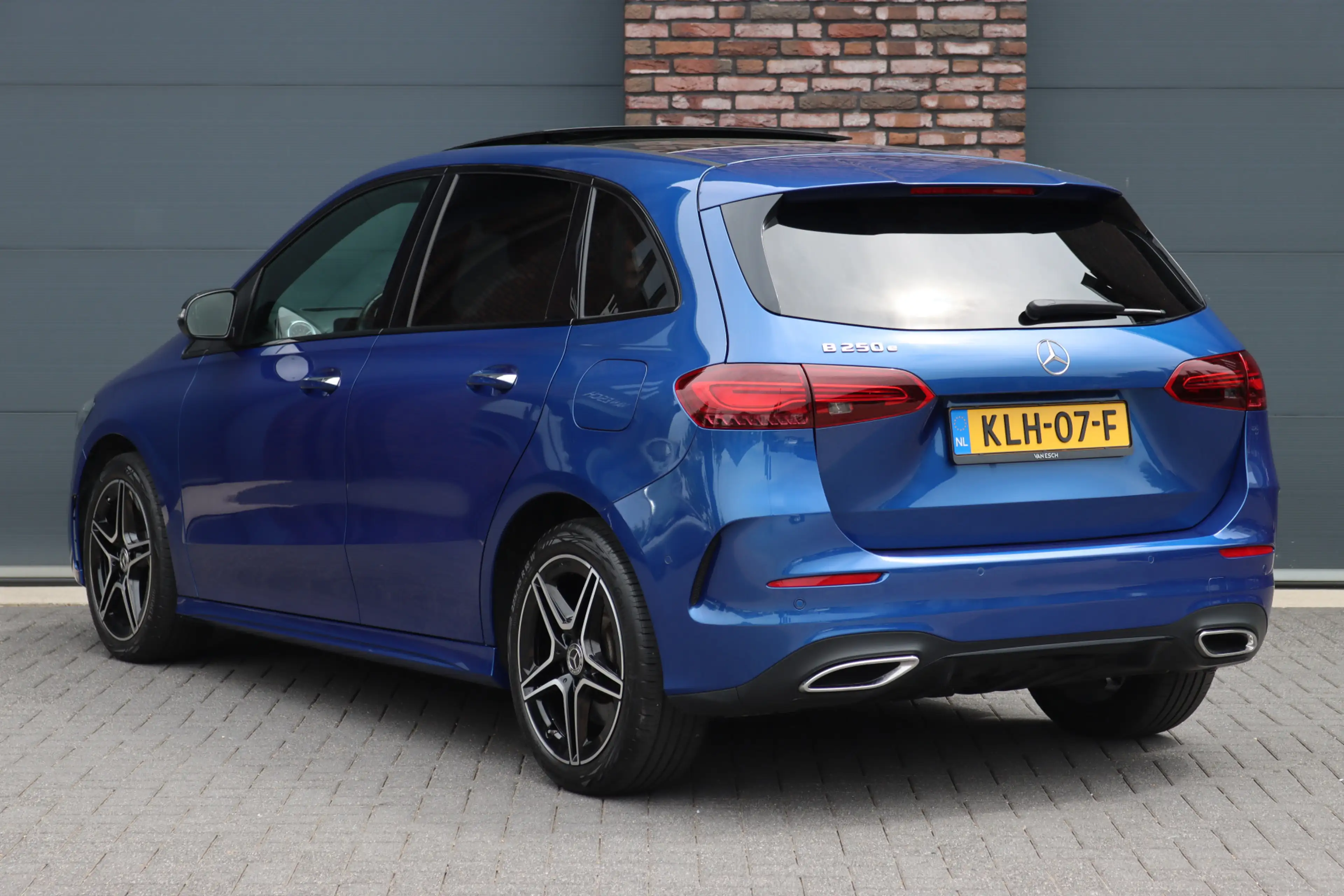 Mercedes-Benz B 250 e AMG Line Premium+ | Distronic+ | Memory | Trekha — photo 5