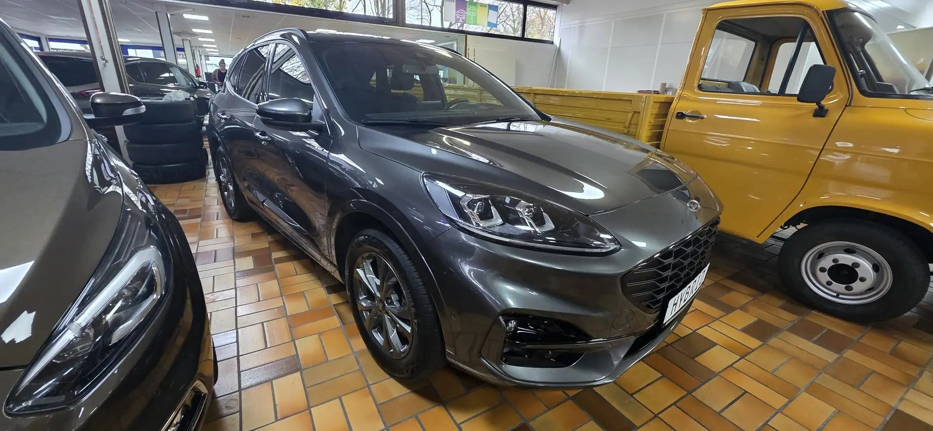 Ford Kuga 2.5 Duratec PHEV ST-LINE X ACC Pano Camera 112 kW Grau - 1
