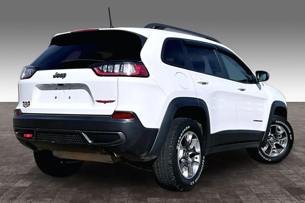 Jeep Cherokee photo Jeep Cherokee