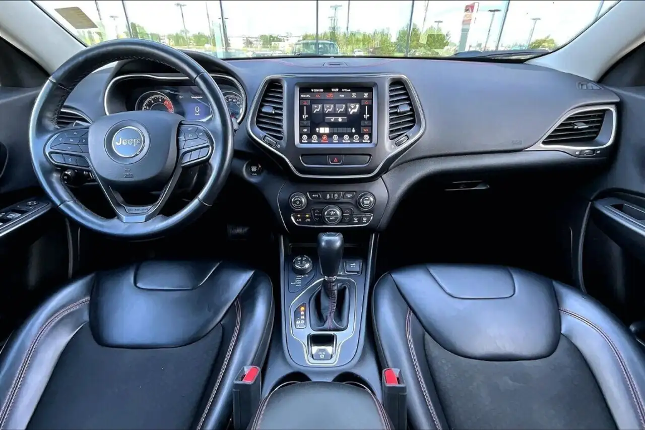 Jeep Cherokee photo Jeep Cherokee