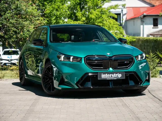BMW M5 view 3