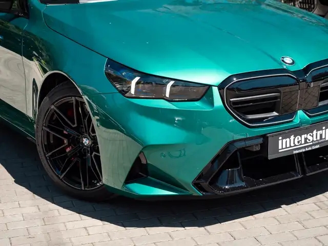 BMW M5 view 7