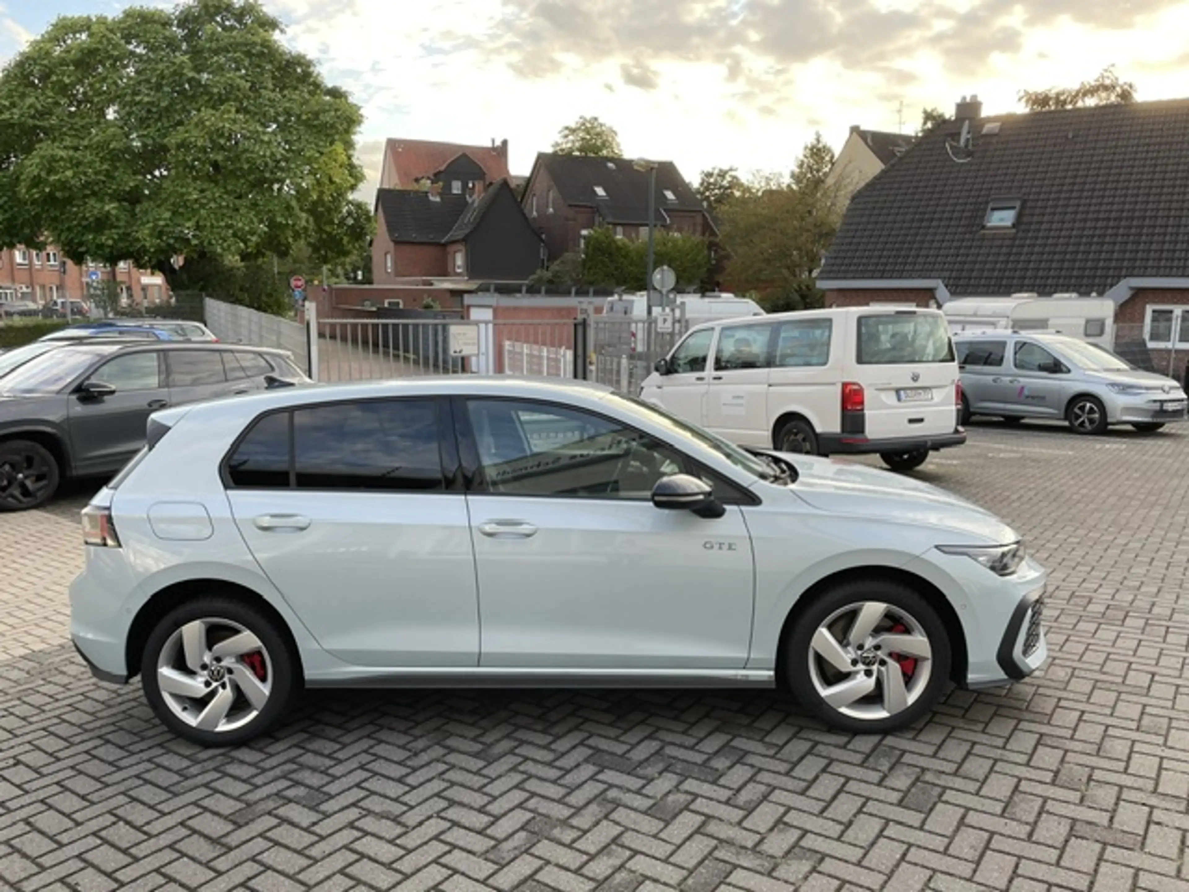 Volkswagen Golf VIII GTE eHybrid DSG 200 kW BlackStyle IQ-Light... — photo 3