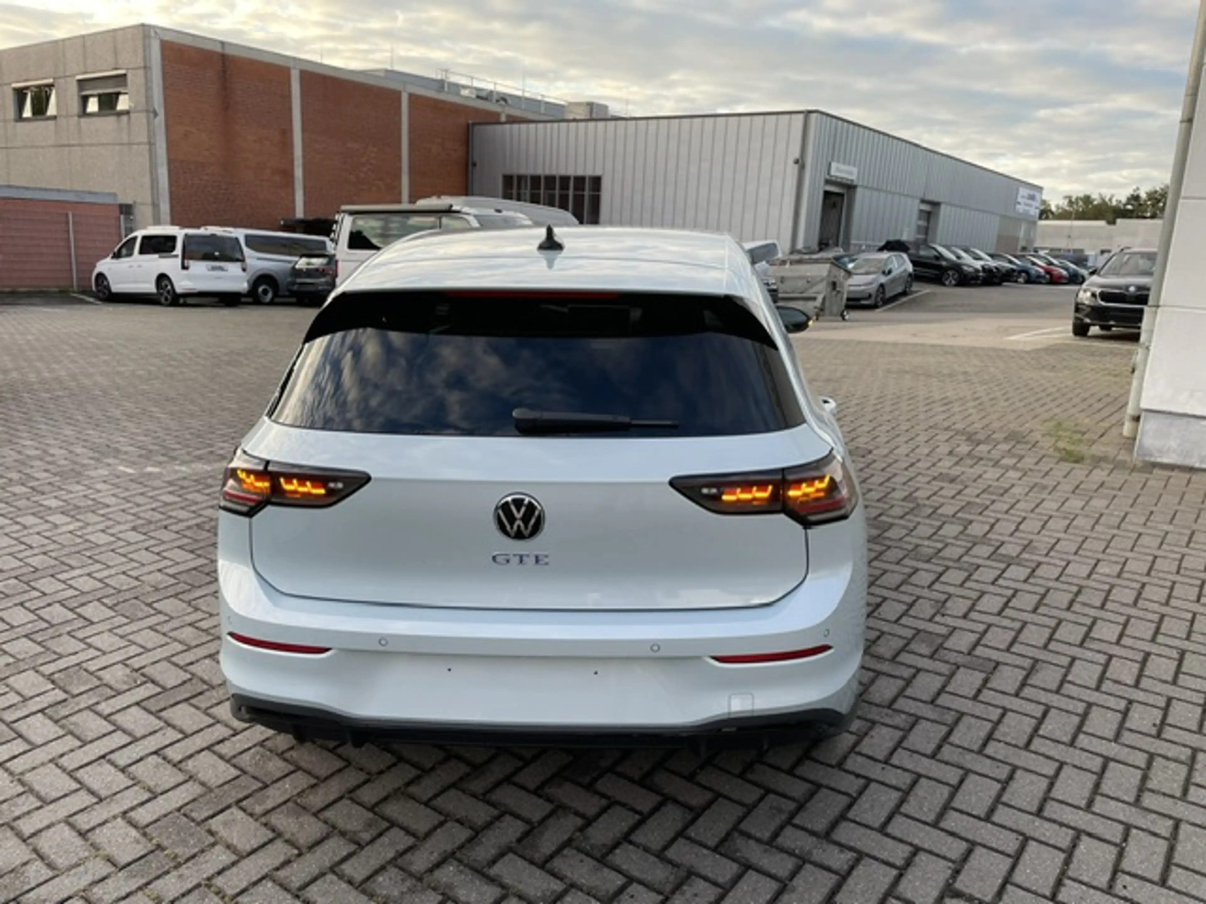 Volkswagen Golf VIII GTE eHybrid DSG 200 kW BlackStyle IQ-Light... — photo 6