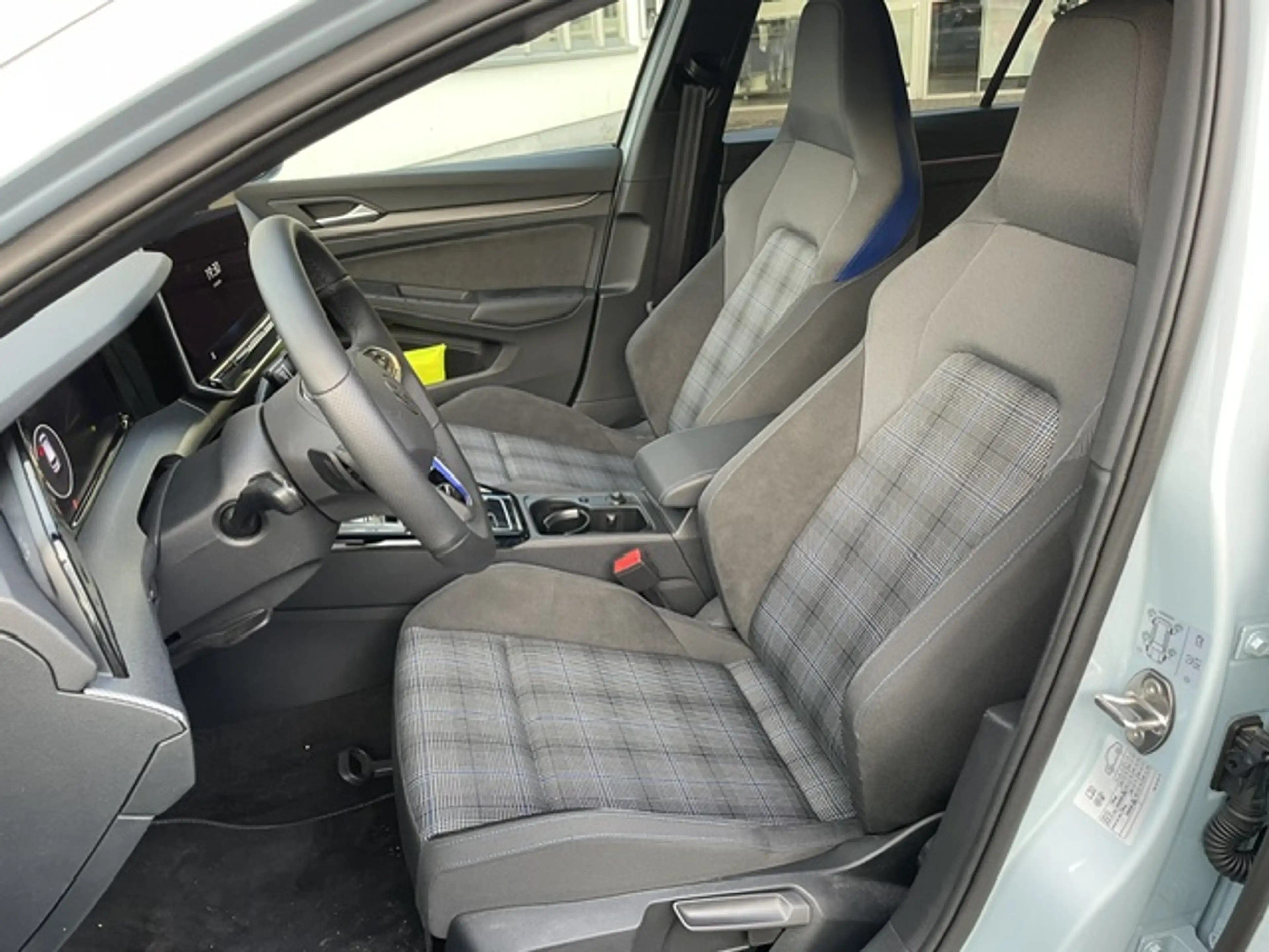 Volkswagen Golf VIII GTE eHybrid DSG 200 kW BlackStyle IQ-Light... — photo 9