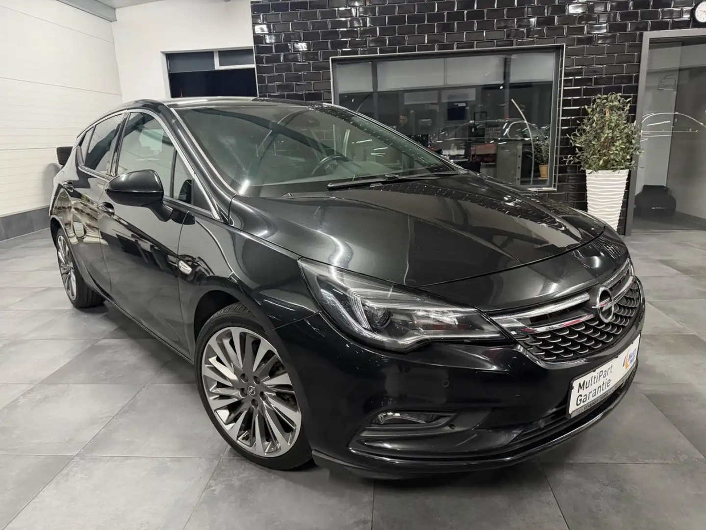 Opel Astra K Lim. 5-trg. Innovation Schwarz - 1