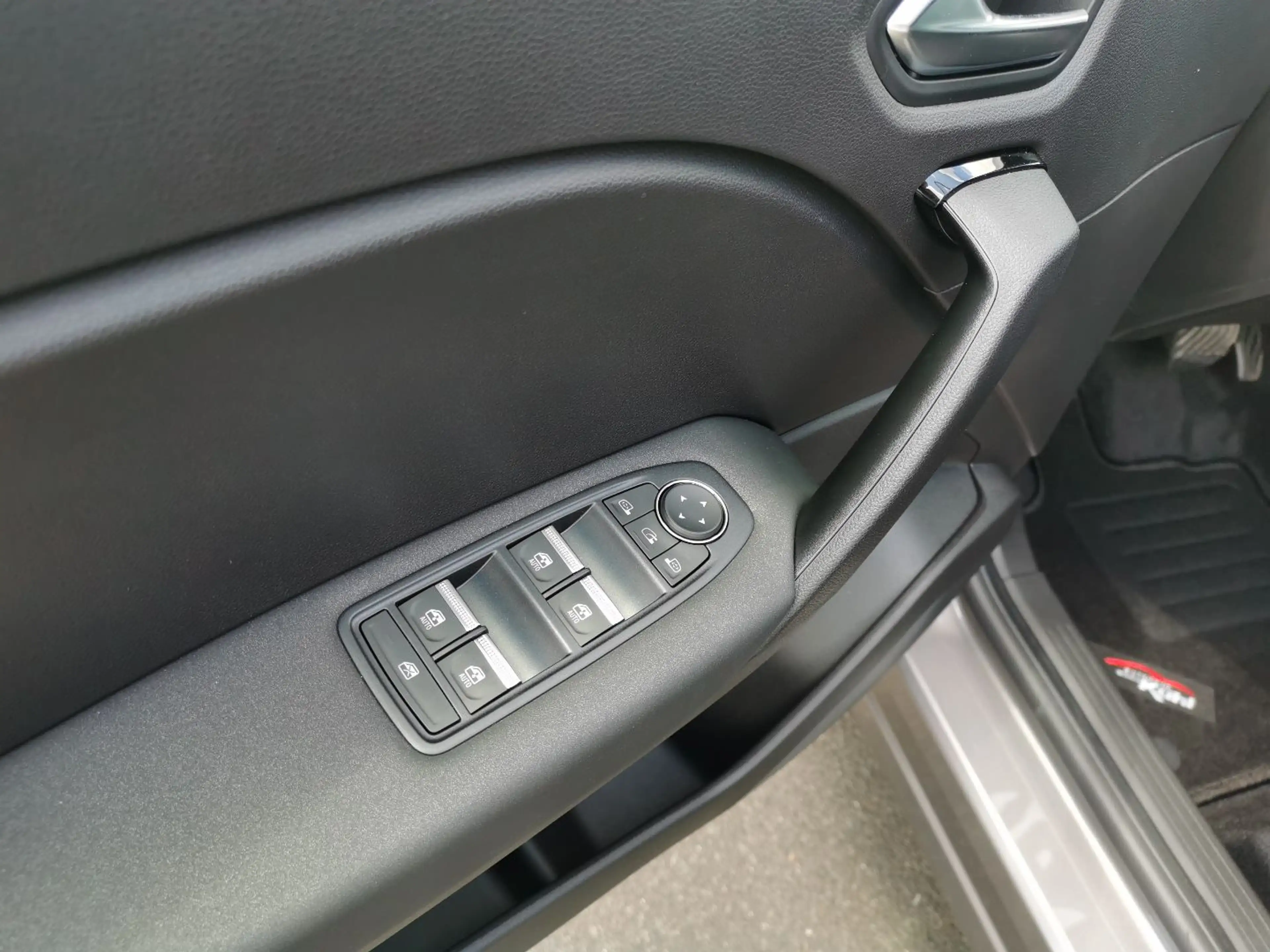 Mitsubishi Grandis Diamant PLUS 1.3 T-Benziner 7-DCT — photo 10