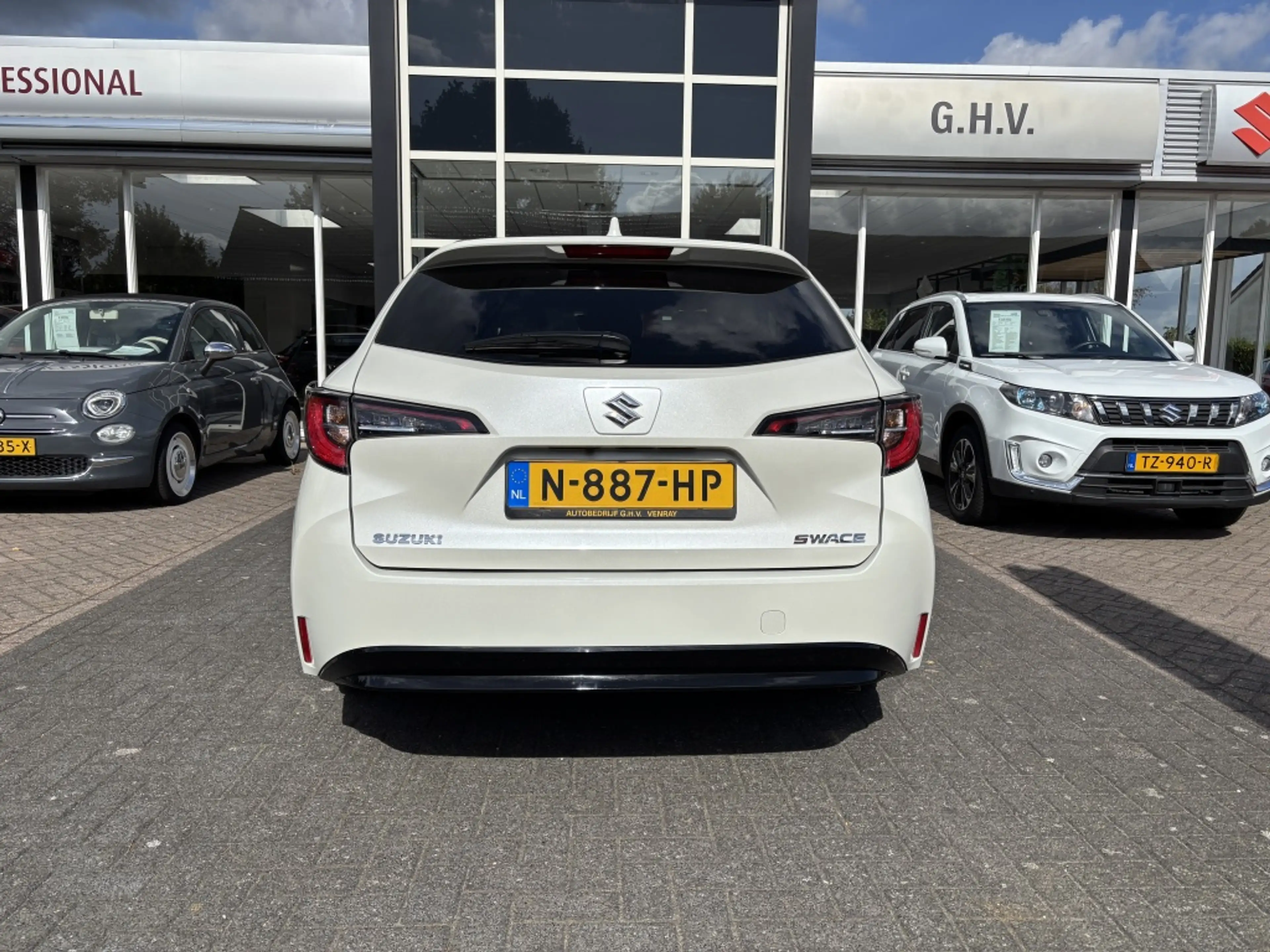 Suzuki Swace 1.8 Hybrid 122pk CVT Select | All season banden | — photo 8