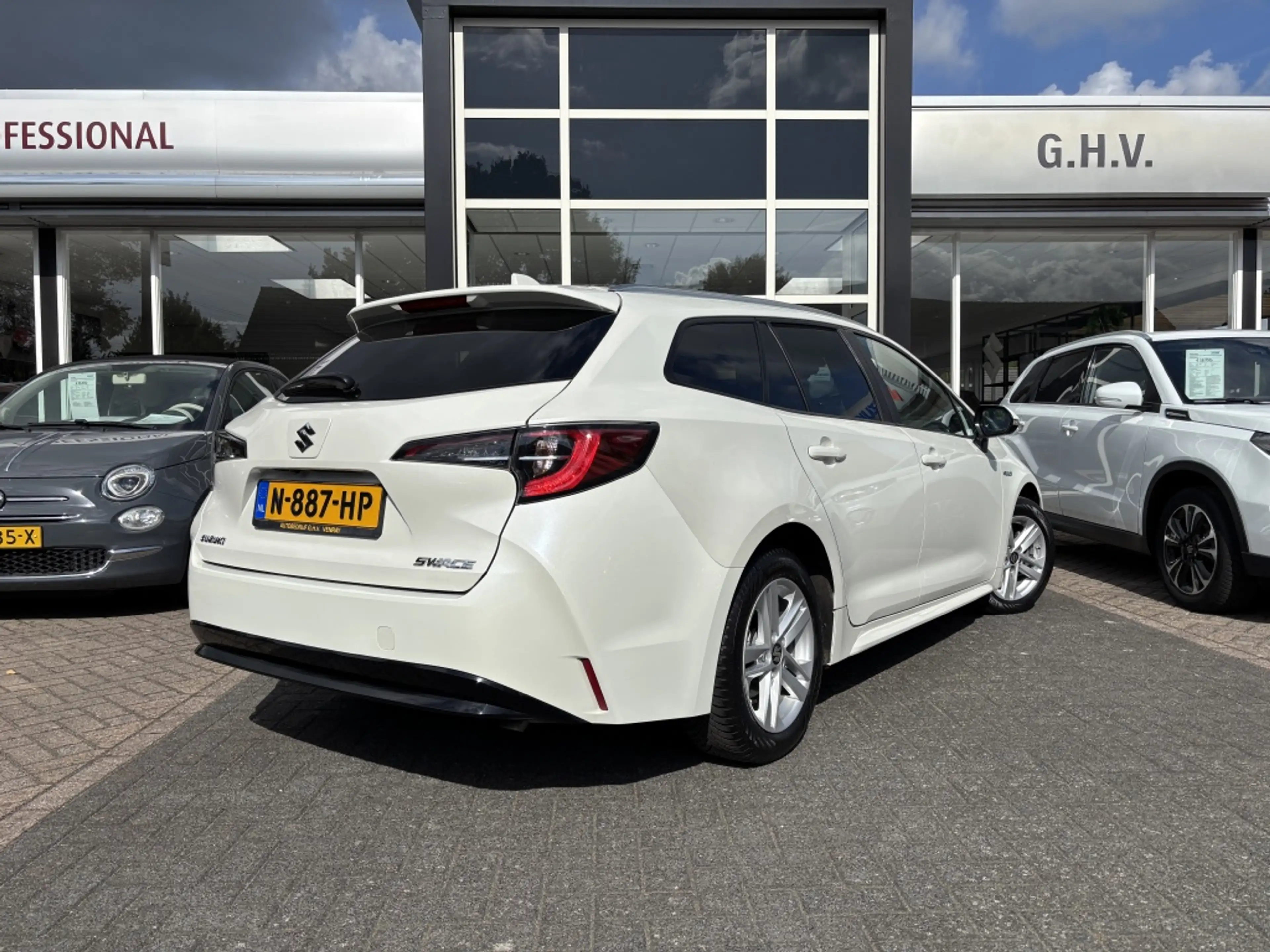 Suzuki Swace 1.8 Hybrid 122pk CVT Select | All season banden | — photo 10