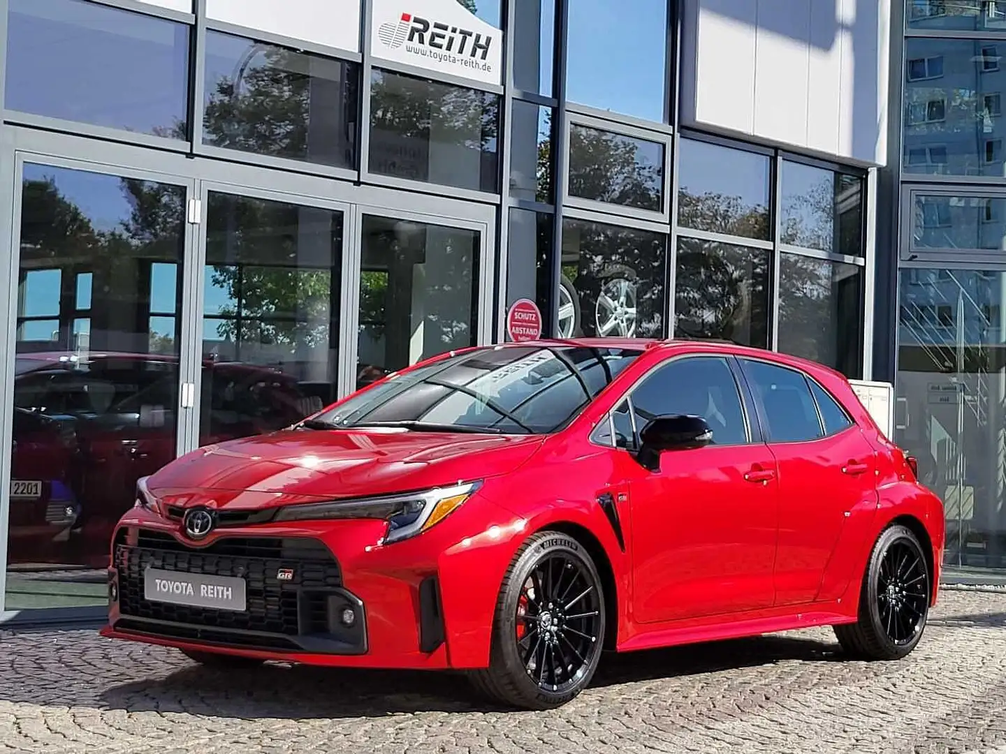 Toyota Corolla GR Corolla CORE Rojo - 2