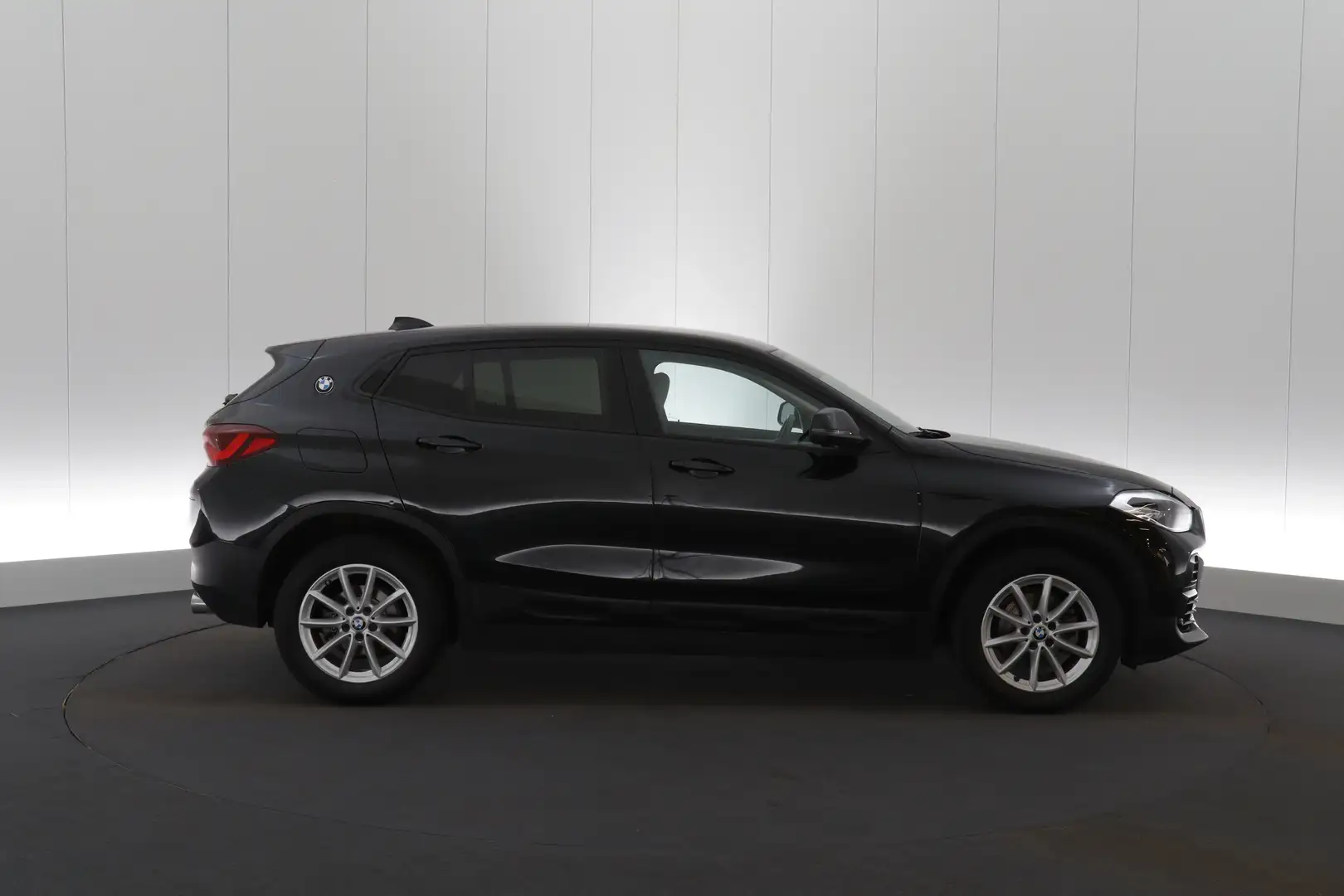 BMW X2 2.0dA sDrive18 Business+ LEDER/CUIR LED GPS PDC CA Schwarz - 2