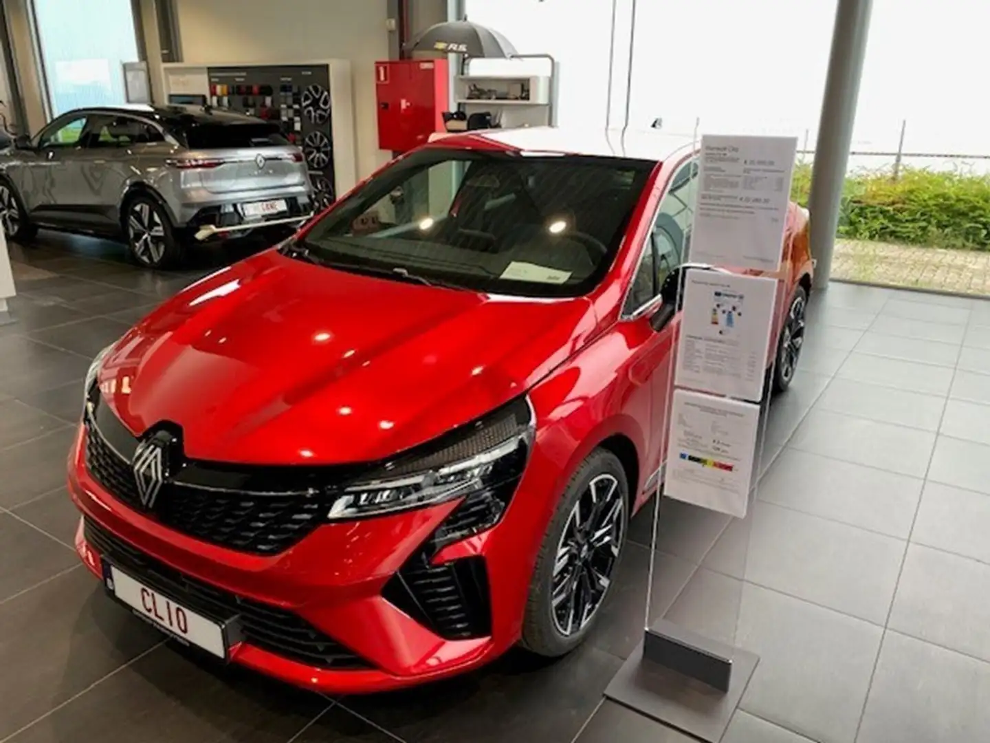 Renault Clio techno TCe 90 Rojo - 1