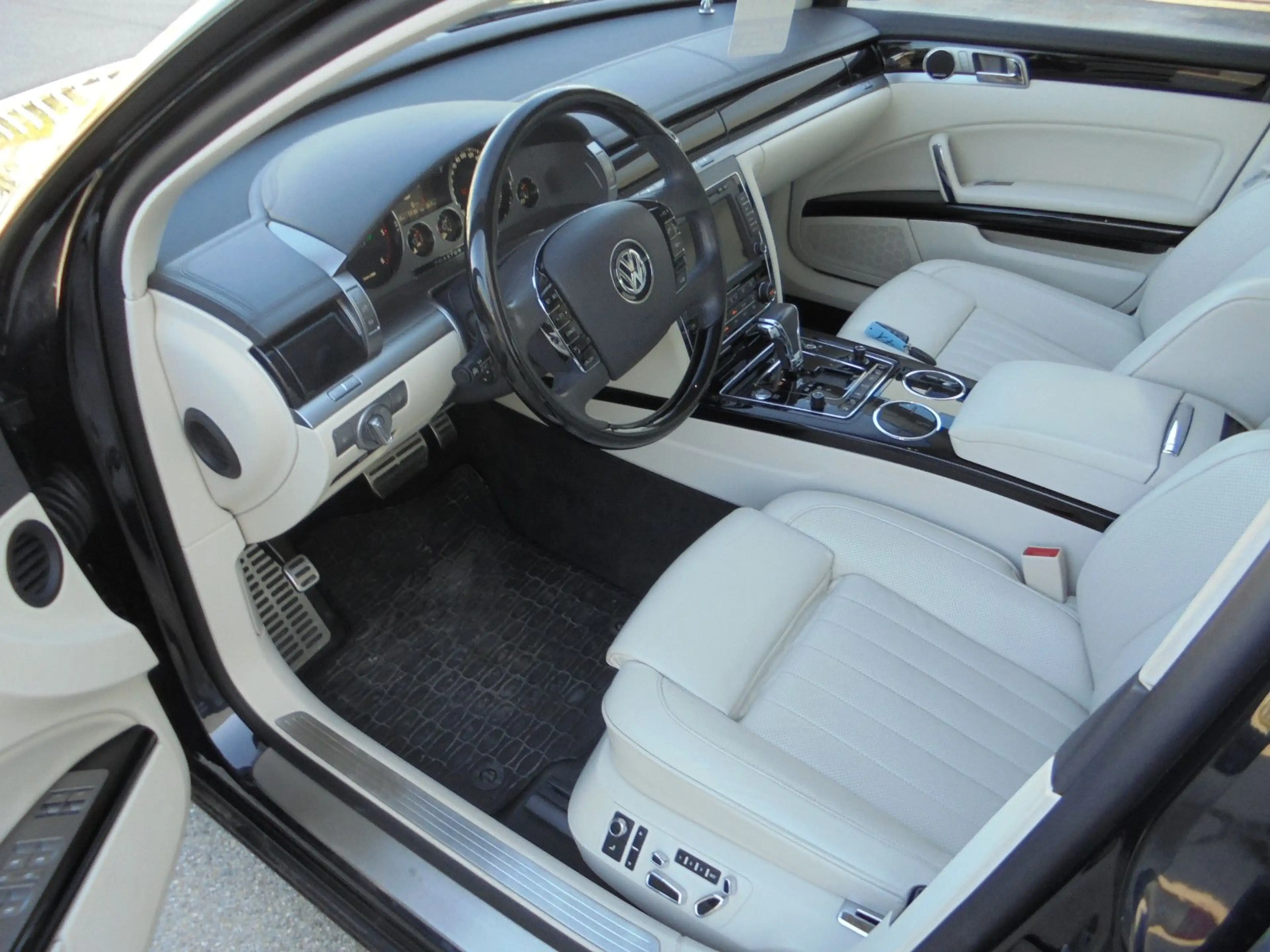 Volkswagen Phaeton V6 3.0 TDI 4Motion 5Sitzer~Traum Zustand — photo 10